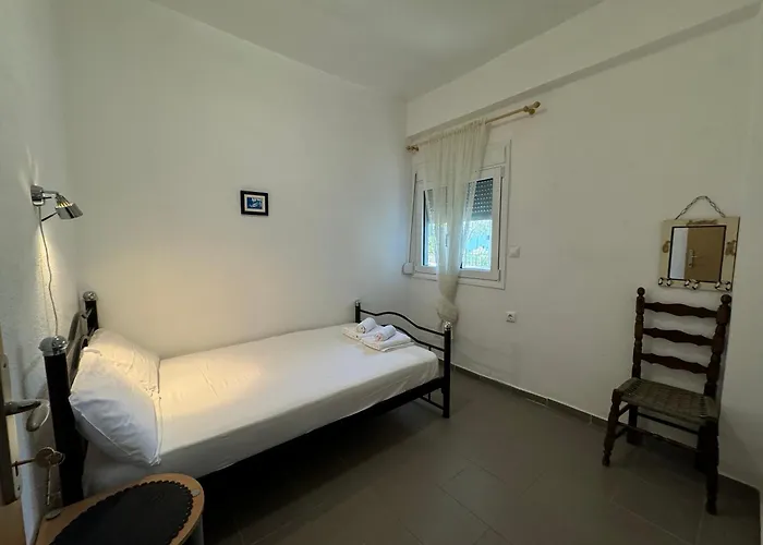 Family House For Rent דירה מטהמורפוסי