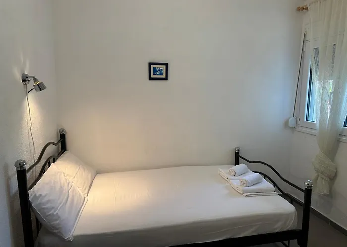 Family House For Rent דירה מטהמורפוסי