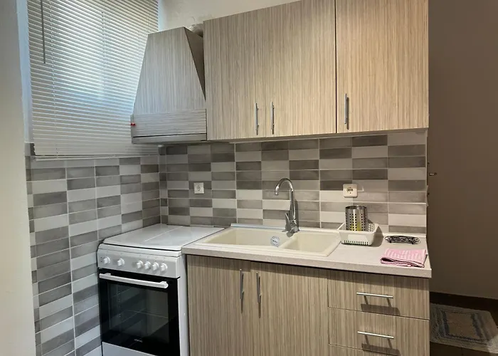 Family House For Rent דירה *