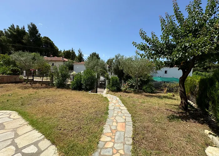 Family House For Rent דירה